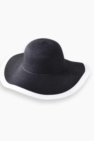 قبعة شاطئ سوداء