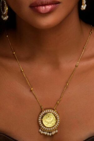 طقم مجوهرات - ذهبي