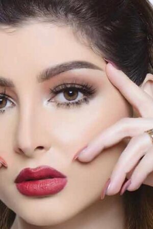 عدسات جولي كورال هازل (يومية)