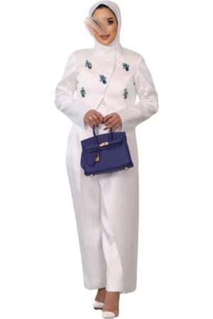 جمبسوت مع جاكيت وتنورة