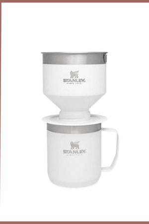 مجموعة ستانلي لتحضير القهوة بالتقطير مع كوب التخييم – فلتر قابل لإعادة الاستخدام – 20 أوقية / 12 أوقية – أبيض