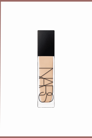 كريم أساس إشراقة طبيعية طويلة الثبات