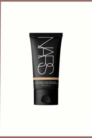 مرطب ملون نقي مشرق